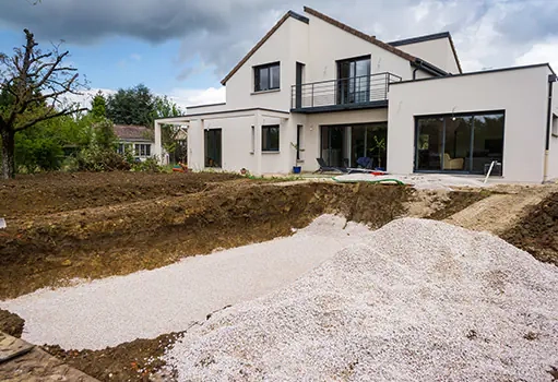 Travaux de terrassement pour piscine près d’Arles 